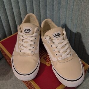 Vans Off-White Casual Sneakers Leather. Worn Once. UNISEX
